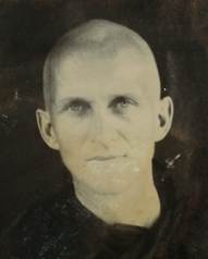 A close-up of a person

AI-generated content may be incorrect.